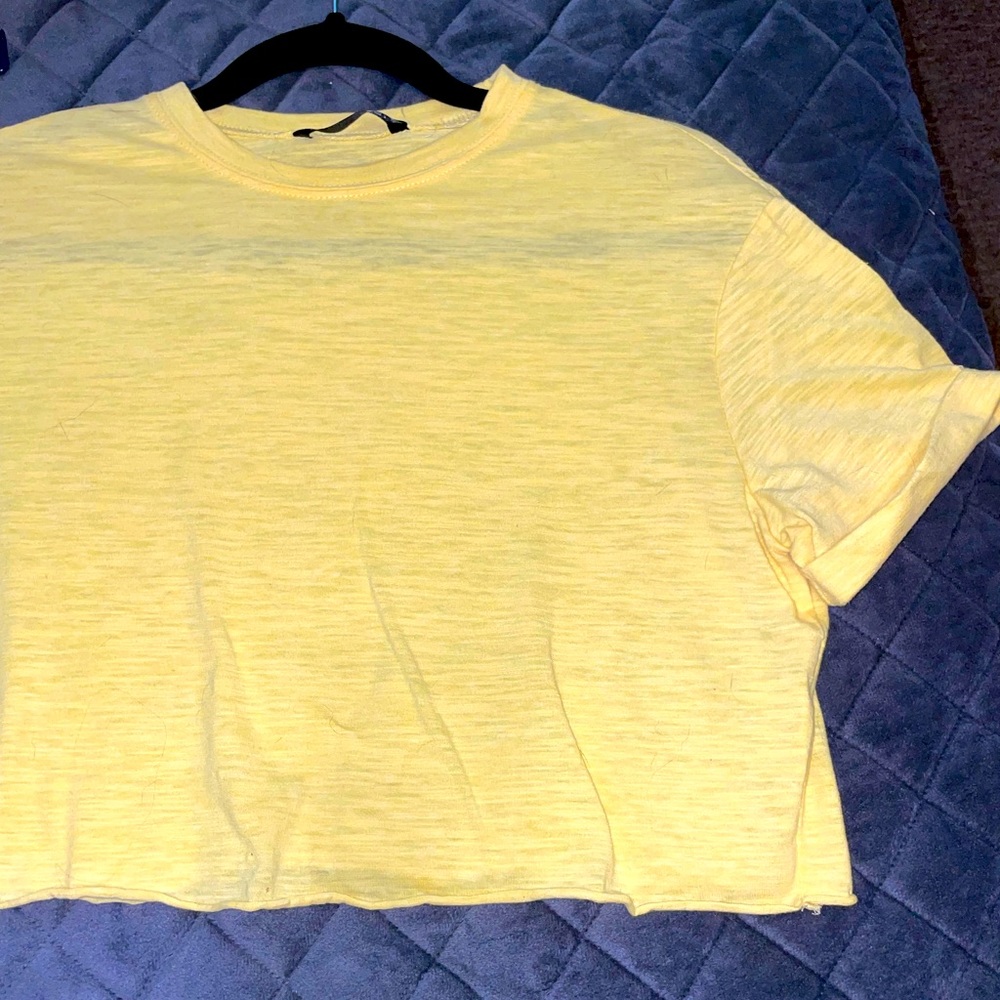 Yellow cropped t shirt